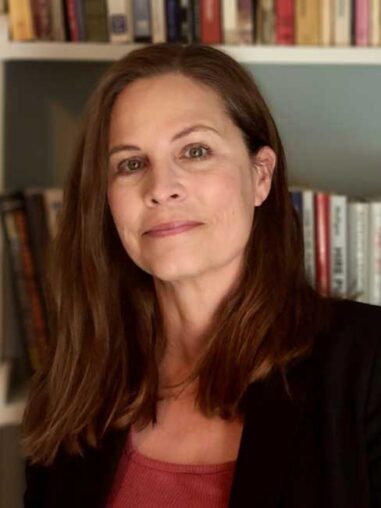 Photo of Maureen De Armond